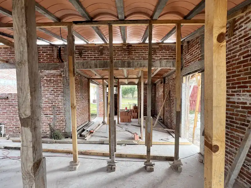 Casa de bóveda en Querétaro: estructura, dic 2022 — proceso de construcción de Estudio Argama