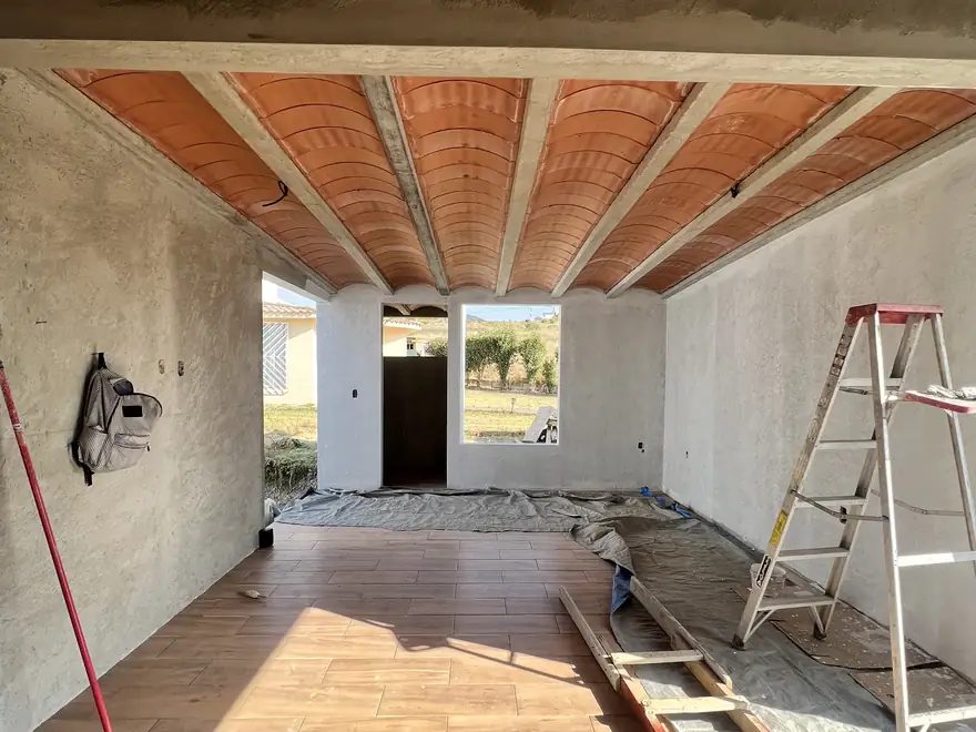 Casa de bóveda en Querétaro: pisos, mar 2023 — proceso de construcción de Estudio Argama