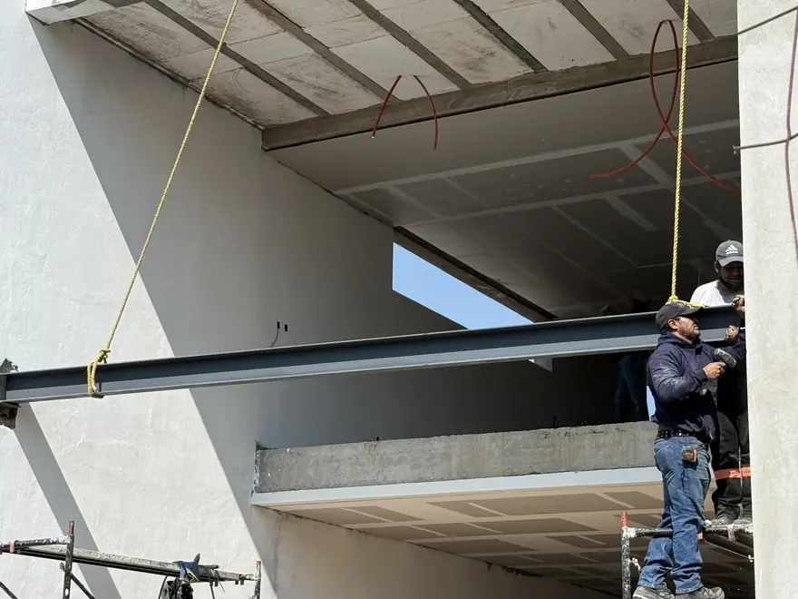 Casa Querétaro en Querétaro: estructura metálica, ene 2026 — proceso de construcción de Estudio Argama